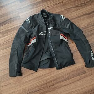 Motorcycle jacket